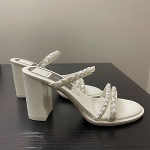 DOLCE VITA BARRIT PEARL Vanilla pearls Heels 6.5
